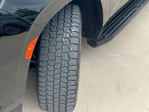 Used 2021 Chevrolet Suburban RST w/ Luxury Package image 9