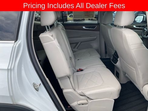 Used 2024 Volkswagen Atlas SE w/ Panoramic Sunroof Package FWD image 24
