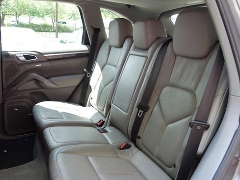 Used 2011 Porsche Cayenne S image 18