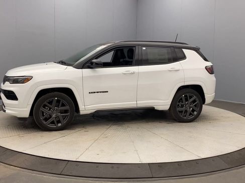 Used 2024 Jeep Compass Limited w/ High Altitude Package AWD/4WD image 2