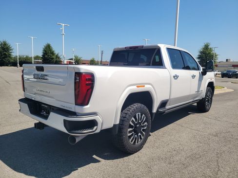 Used 2024 GMC Sierra 2500 Denali Ultimate AWD/4WD image 3