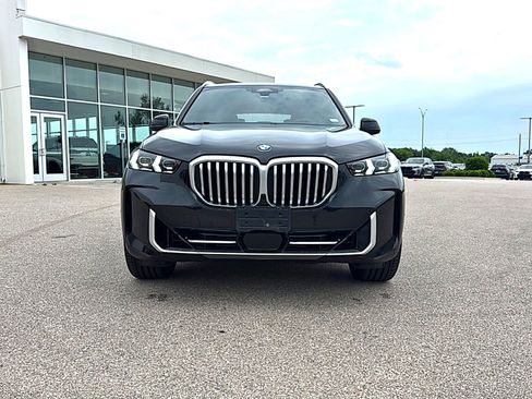 Used 2024 BMW X5 sDrive40i w/ Premium Package image 2