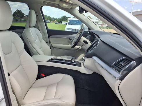 Certified 2025 Volvo XC90 B5 Core AWD/4WD image 26