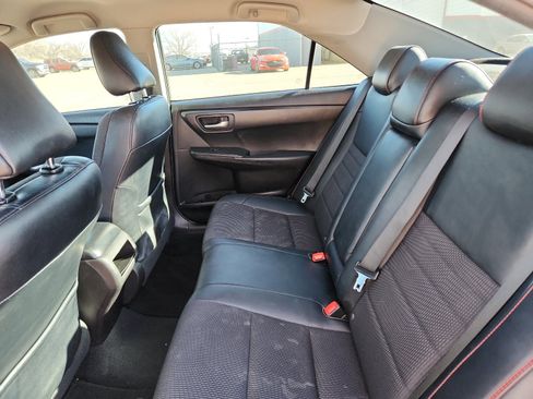 Used 2016 Toyota Camry XLE image 8