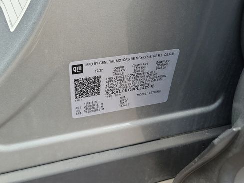 Used 2023 GMC Terrain SLT FWD image 34