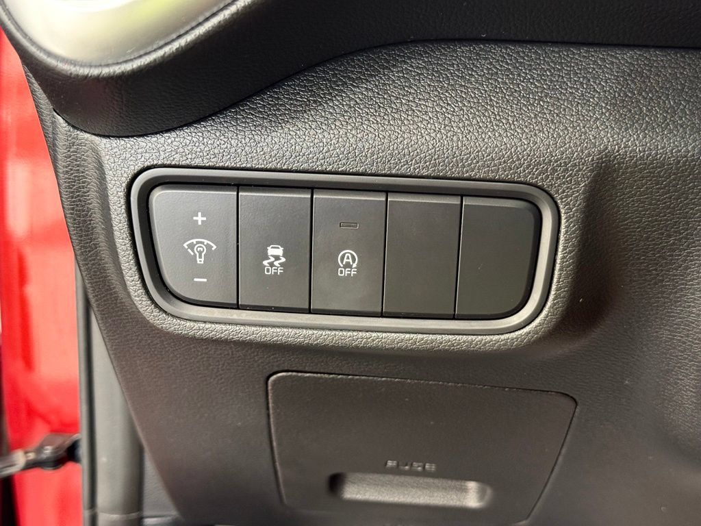 Used 2023 Kia Soul LX w/ LX Technology Package FWD image 29