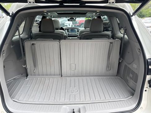 Used 2018 Toyota Highlander Limited Platinum AWD/4WD image 13