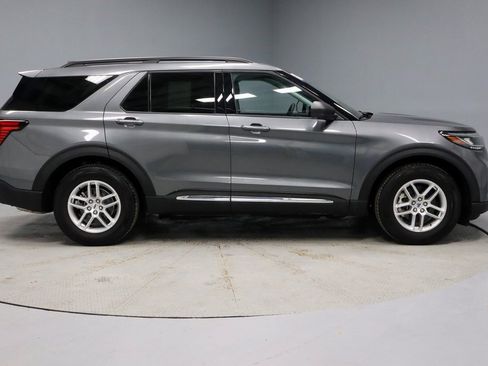 Certified 2025 Ford Explorer Active image 12