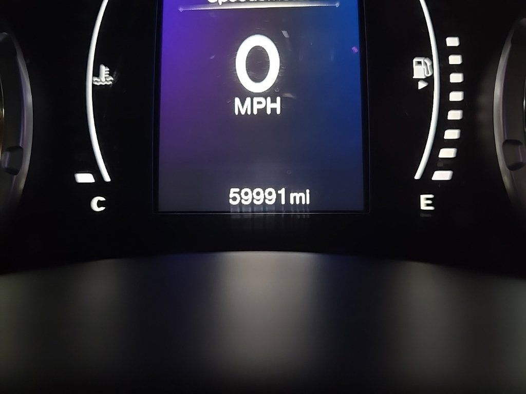 Used 2016 Jeep Renegade Latitude w/ Cold Weather Group AWD/4WD image 22
