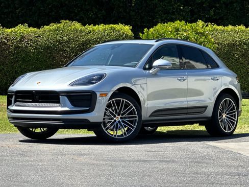 New 2026 Porsche Macan AWD/4WD image 1