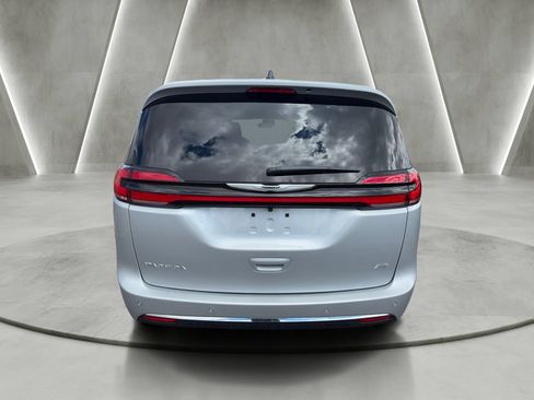 New 2026 Chrysler Pacifica Select AWD/4WD image 6