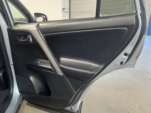 Used 2016 Toyota RAV4 XLE FWD image 15
