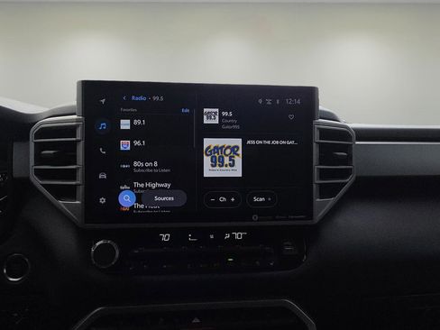 Used 2022 Toyota Tundra Limited w/ Power Package image 10