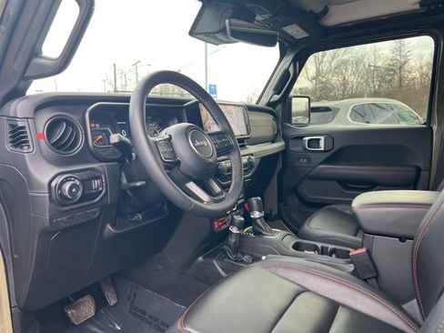 Used 2025 Jeep Wrangler Unlimited Rubicon w/ XTREMEE 35" Tire Package image 2