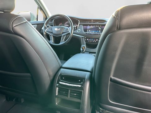 Used 2019 Cadillac XT5 Premium Luxury FWD image 18