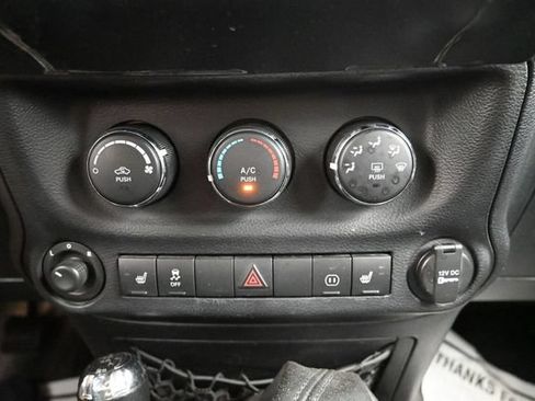 Used 2012 Jeep Wrangler Unlimited Sahara AWD/4WD image 22