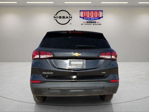 Used 2023 Chevrolet Equinox LS AWD/4WD image 3