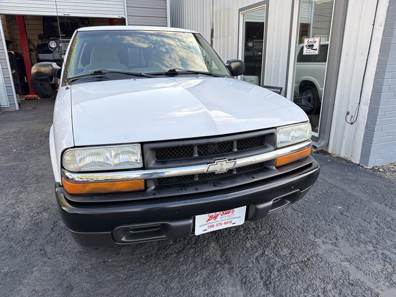 Used 2002 Chevrolet S10 Pickup 2WD Extended Cab image 12