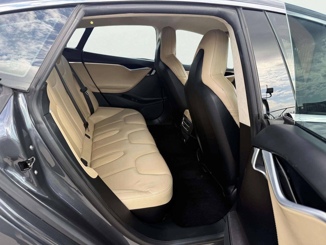 Used 2016 Tesla Model S RWD image 13