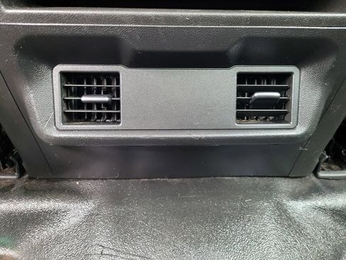 Used 2021 Chevrolet Silverado 2500 W/T image 27