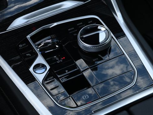 Certified 2025 BMW X6 M60i AWD/4WD image 19