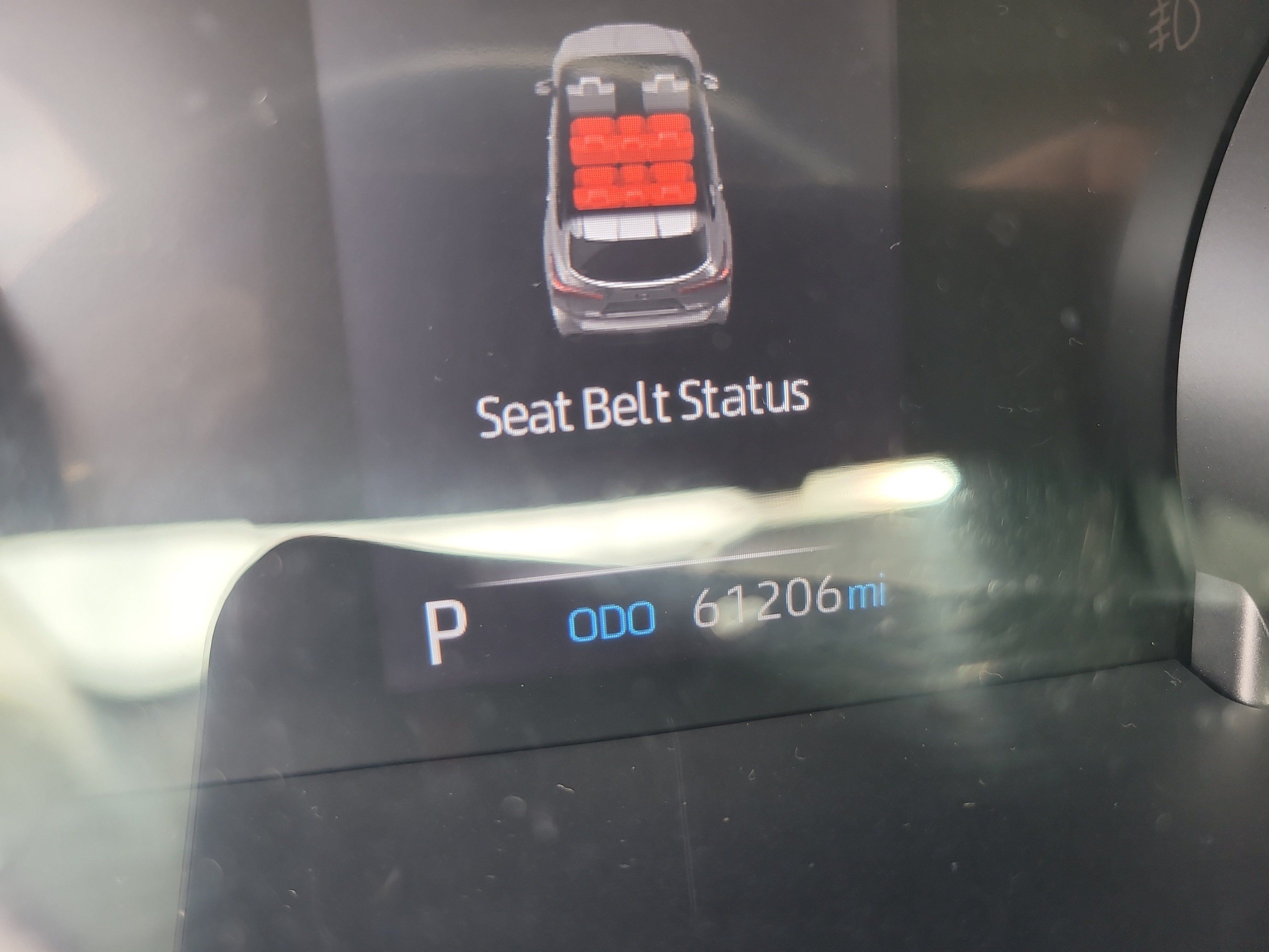 Used 2021 Toyota Highlander LE FWD image 30