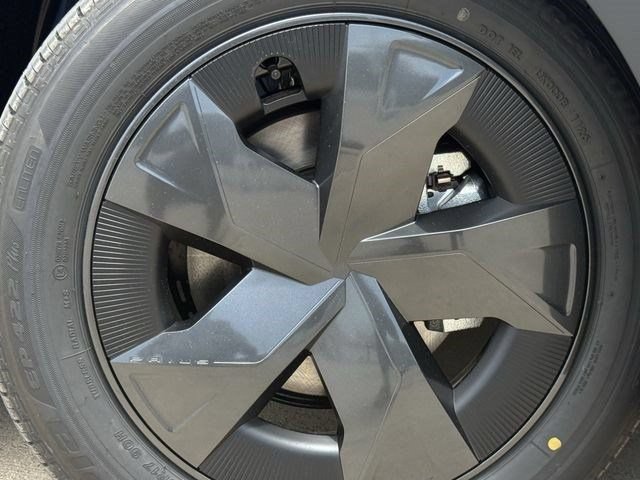 New 2026 Toyota Prius FWD image 8