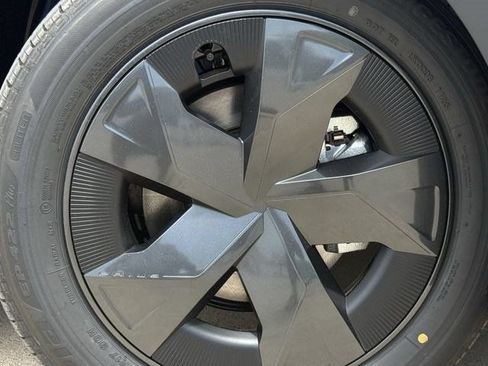 New 2026 Toyota Prius LE FWD image 8