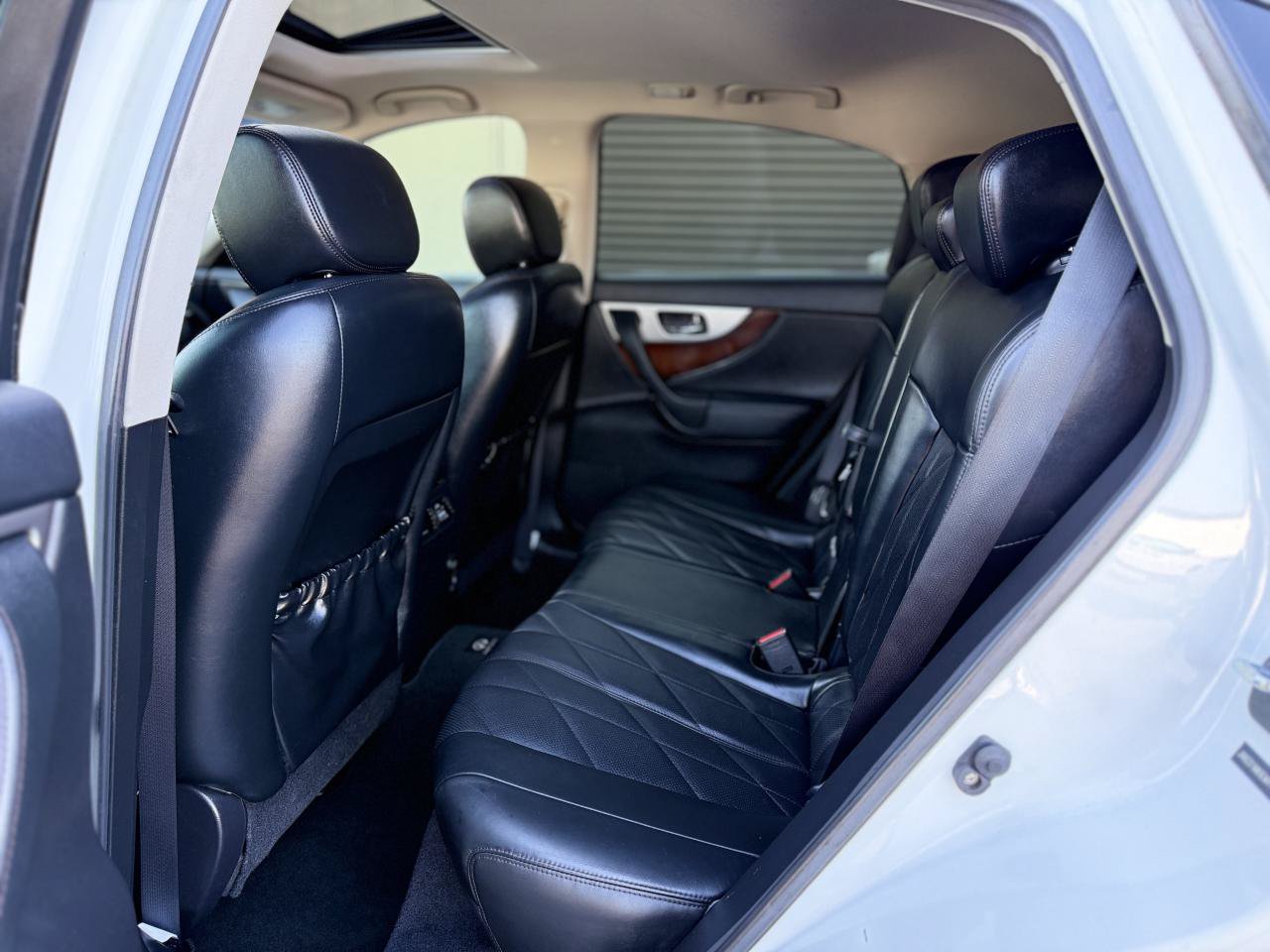 Used 2014 INFINITI QX70 AWD w/ Premium Package image 14