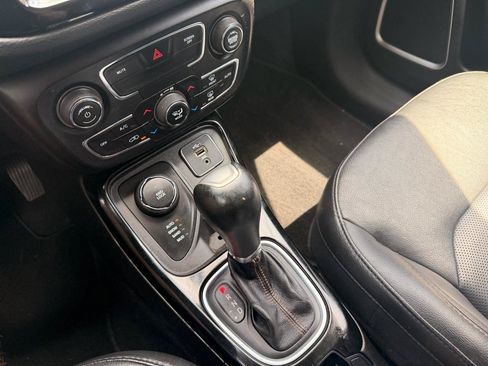 Used 2019 Jeep Compass Limited AWD/4WD image 32