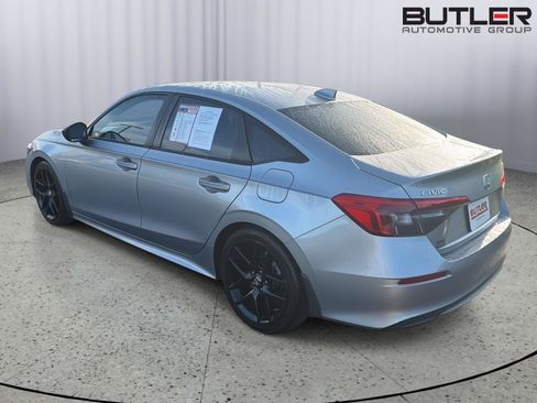 Used 2023 Honda Civic Sport image 4
