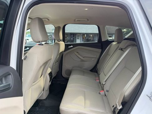 Used 2018 Ford Escape SE FWD image 16