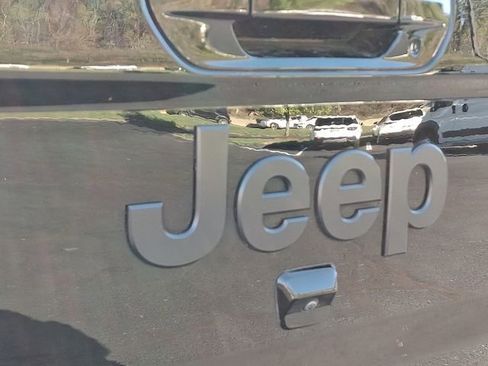 Used 2022 Jeep Gladiator Overland image 30