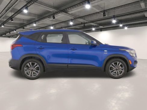 Used 2021 Kia Seltos LX AWD/4WD image 8