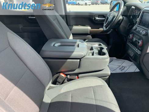 Used 2022 Chevrolet Silverado 1500 LT AWD/4WD image 11