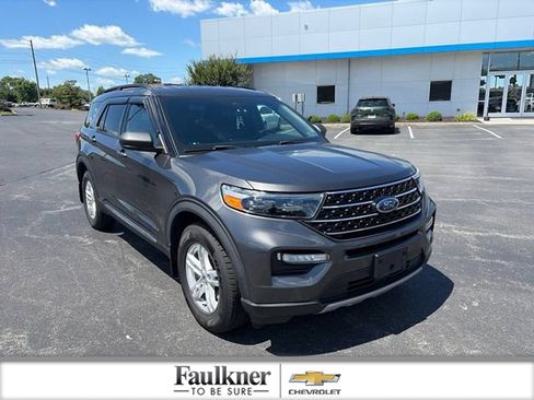 Used 2020 Ford Explorer XLT w/ Equipment Group 202A AWD/4WD image 1