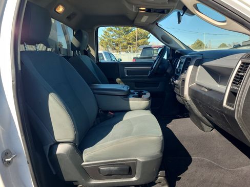 Used 2018 RAM 2500 Tradesman w/ Chrome Appearance Group image 29