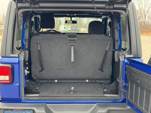 Used 2020 Jeep Wrangler Sport image 4