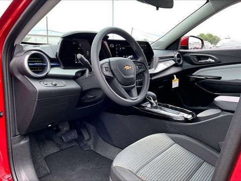 New 2026 Chevrolet Trax LT FWD image 8