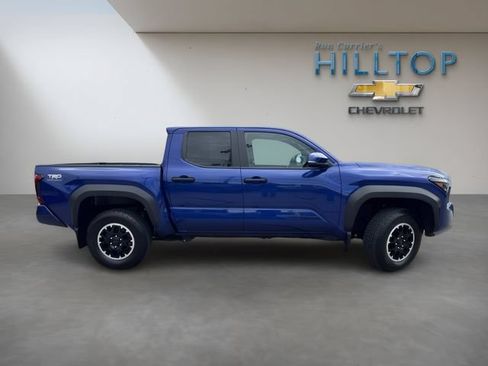 Used 2025 Toyota Tacoma TRD Off-Road w/ TRD Off Road Upgrade Package AWD/4WD image 3