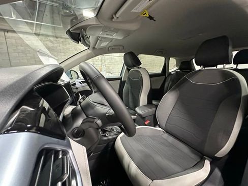New 2026 Volkswagen Taos SE image 13