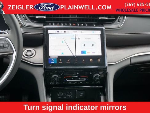 Used 2023 Jeep Grand Cherokee Limited image 15