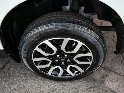 Used 2023 Ford Maverick Lariat w/ Lariat Luxury Package AWD/4WD image 9