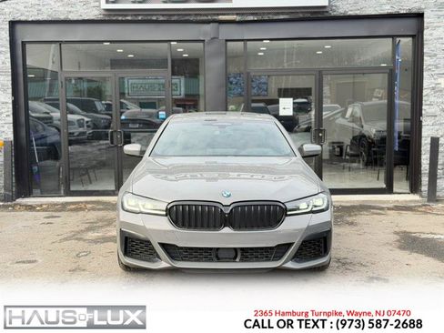Used 2022 BMW M550i xDrive w/ Executive Package image 5