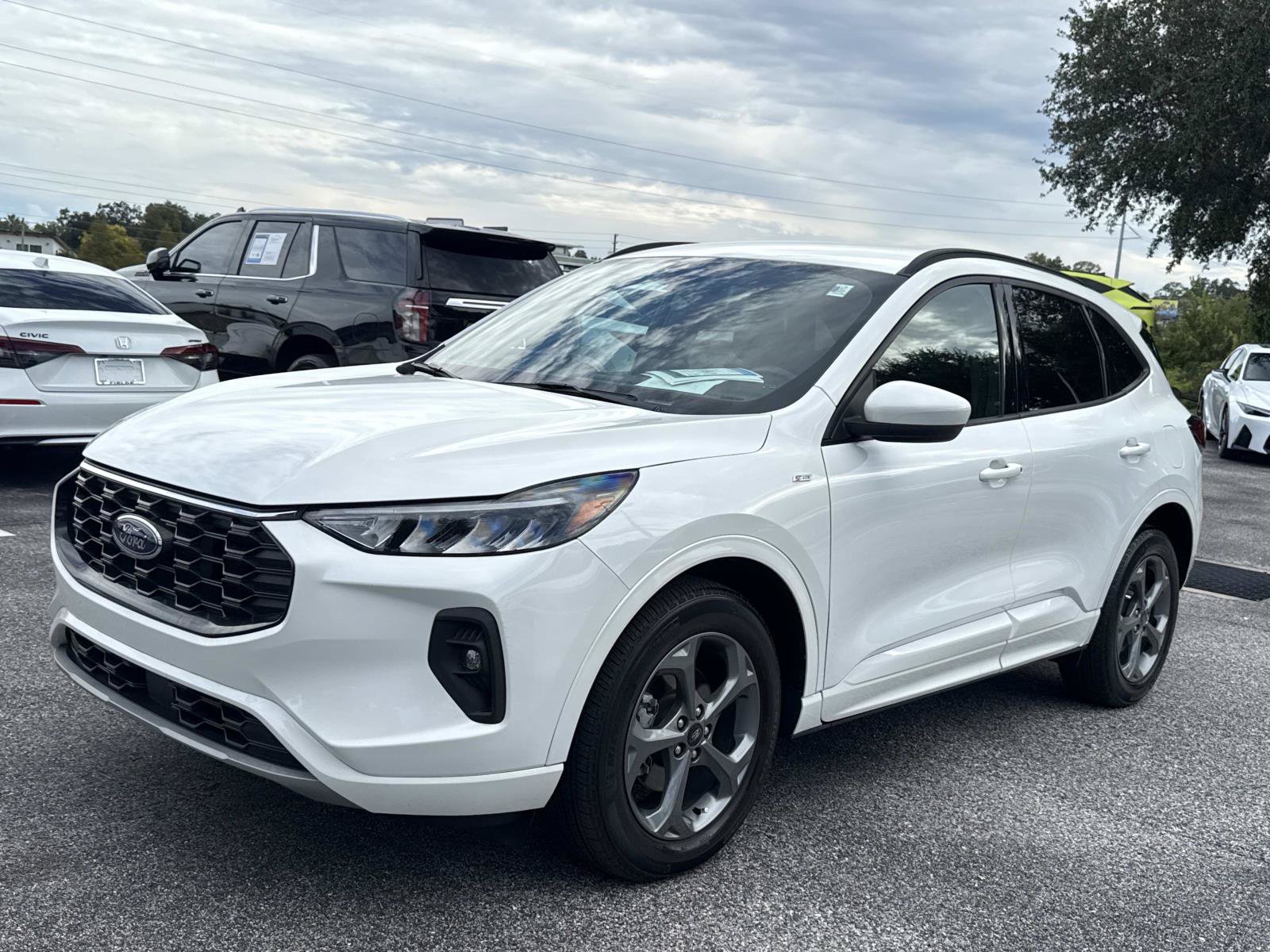 Used 2023 Ford Escape ST-Line Select AWD/4WD image 8