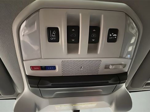 Used 2022 Subaru Ascent Limited w/ Technology Package image 13