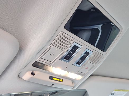 Used 2023 Land Rover Defender 130 First Edition image 26