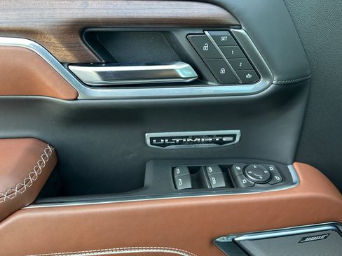 Used 2025 GMC Sierra 1500 Denali Ultimate image 10