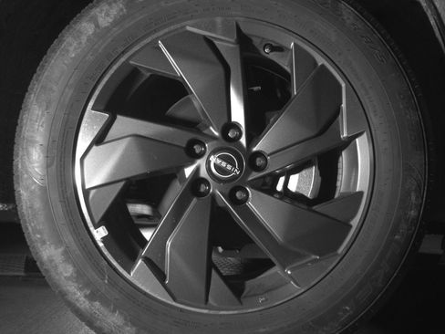 Used 2025 Nissan Rogue SV FWD image 13