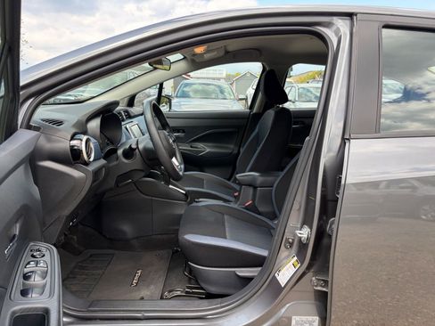 Used 2025 Nissan Versa SV FWD image 24
